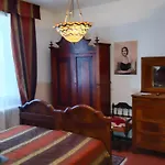 Nocleg ze śniadaniem La Maison Rouge *