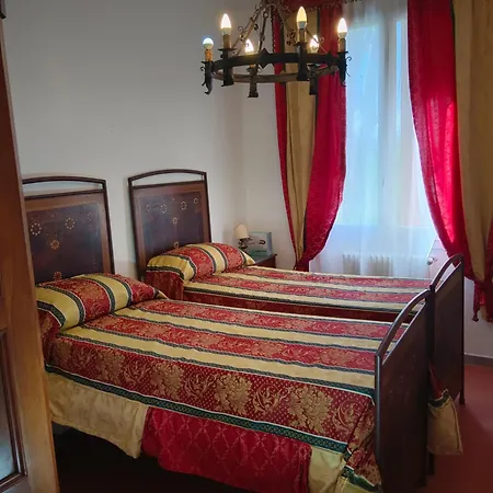 Bed & Breakfast La Maison Rouge *