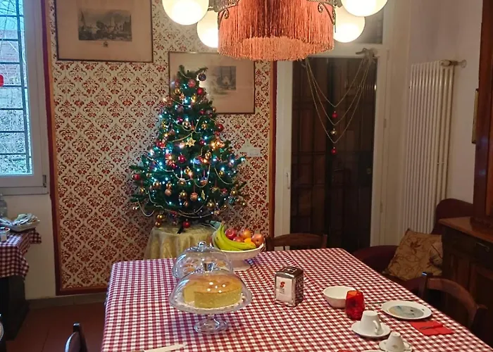 Bed & Breakfast La Maison Rouge *