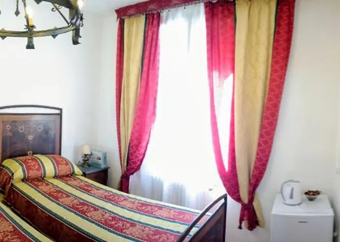 La Maison Rouge Bed & Breakfast *