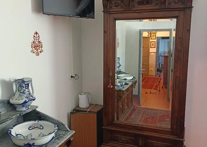 La Maison Rouge Bed & Breakfast