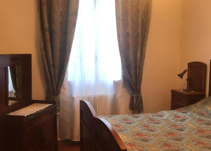 Couette-café La Maison Rouge *